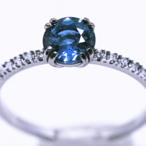0.85 Sapphire engagement ring