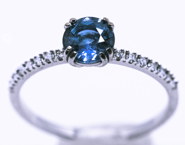 0.85 Sapphire engagement ring