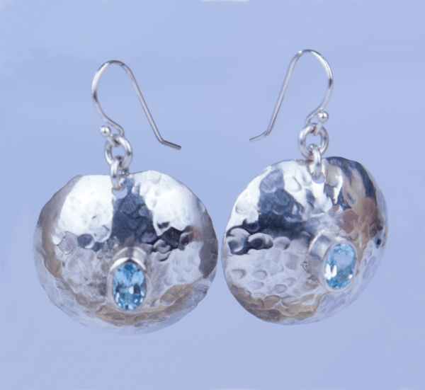 Tapu silver earring with blue topaz