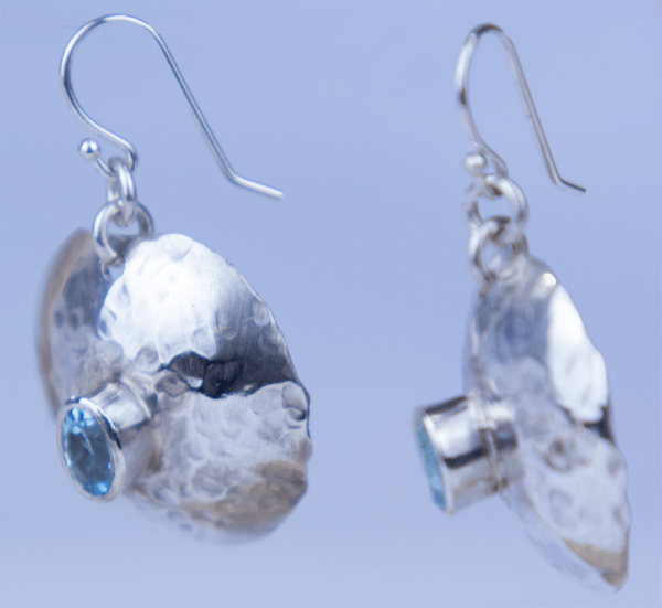 Tapu silver earrings with blue topaz